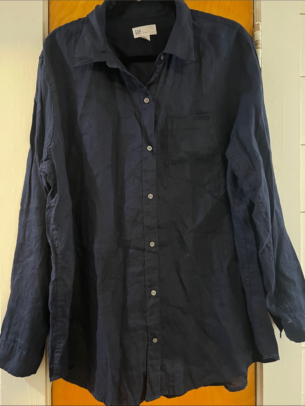 GAP Women’s Boyfriend Fit Dark Navy Linen Button-Up Shirt